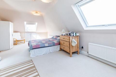 2 bedroom flat to rent, N8