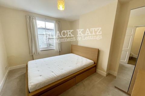 4 bedroom terraced house to rent, SE17