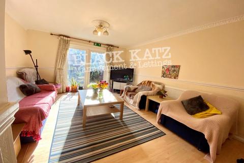4 bedroom house to rent, SE17