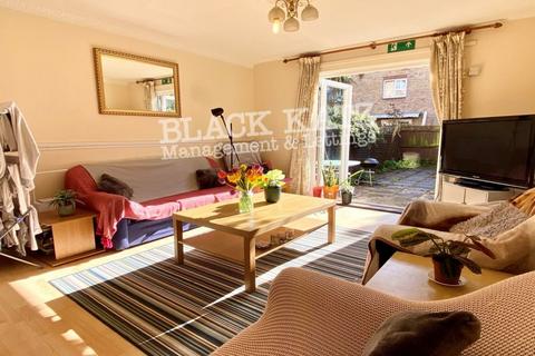 4 bedroom house to rent, SE17