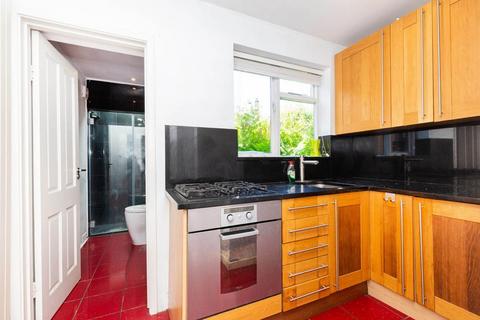 1 bedroom ground floor flat to rent, N10