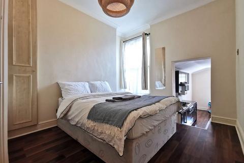 1 bedroom flat to rent, NW10