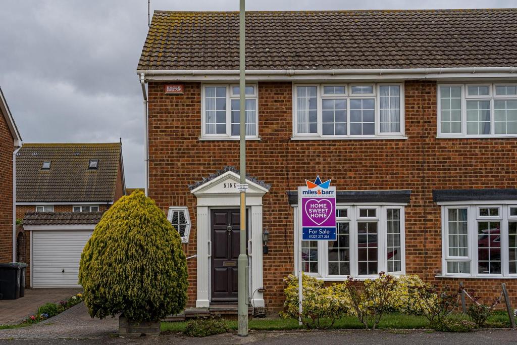 Caroline Close, Whitstable 3 bed semidetached house £270,000