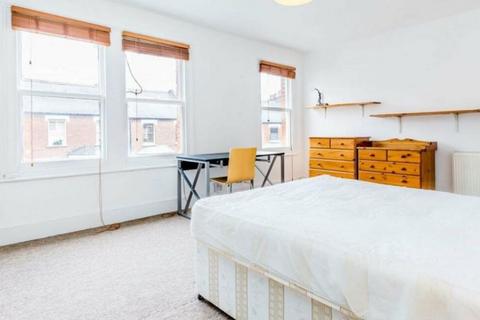 2 bedroom apartment to rent, NW3