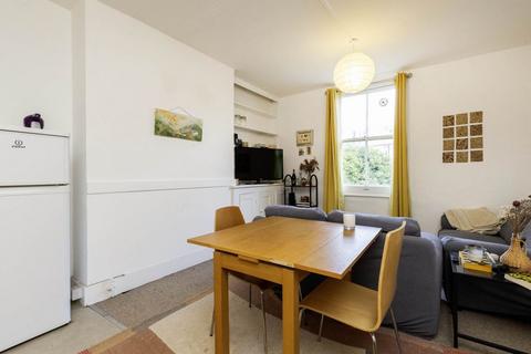 2 bedroom apartment to rent, NW3