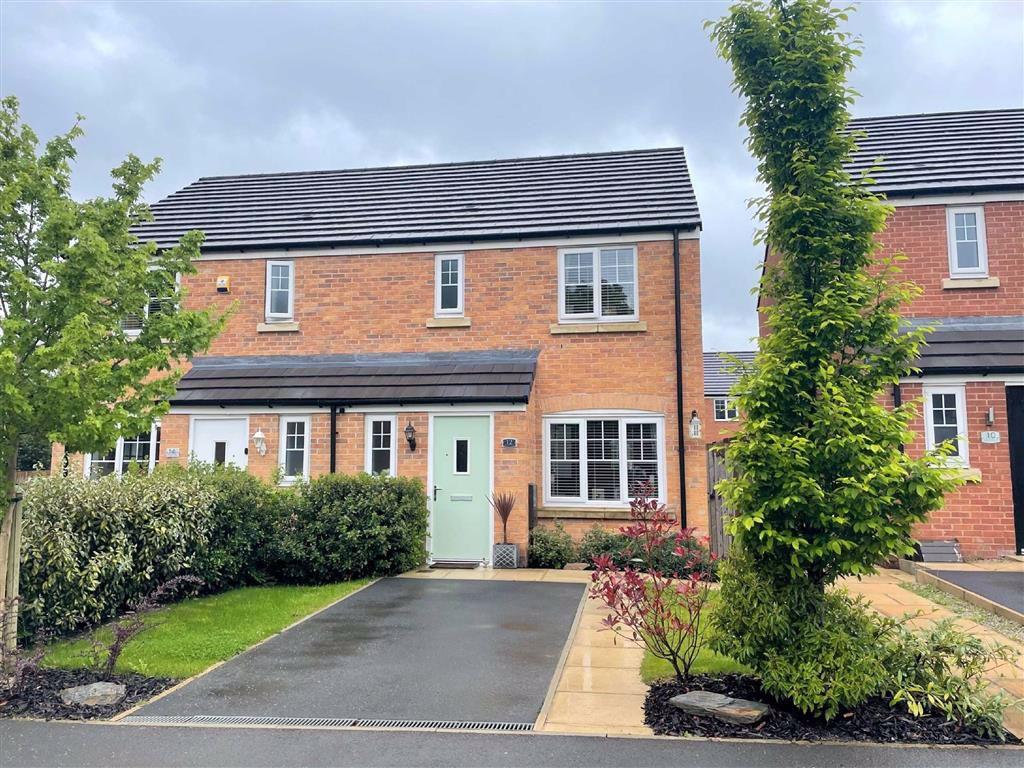 Worthington Place, Leigh 3 bed semidetached house £185,000