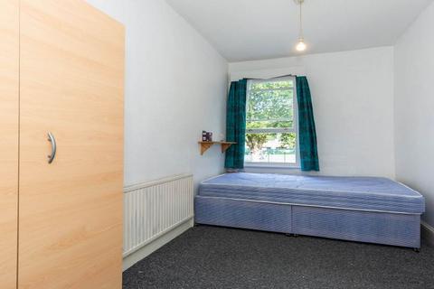 4 bedroom flat to rent, N8