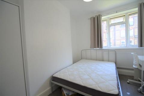 4 bedroom flat to rent, NW1