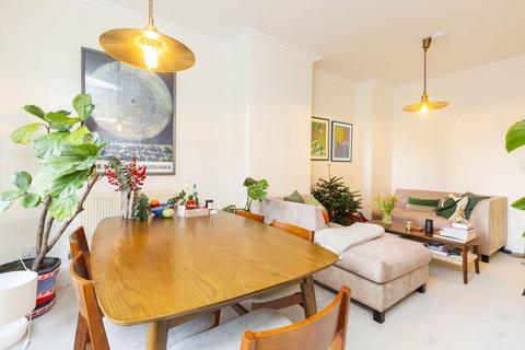 2 bedroom flat to rent, NW1