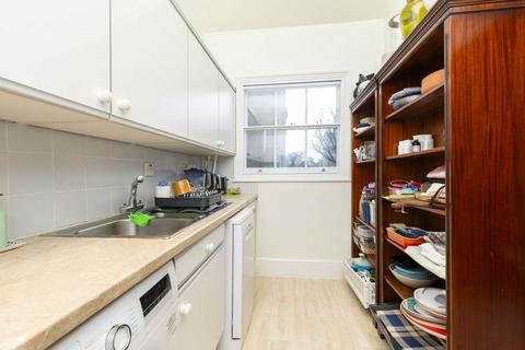 2 bedroom flat to rent, NW1
