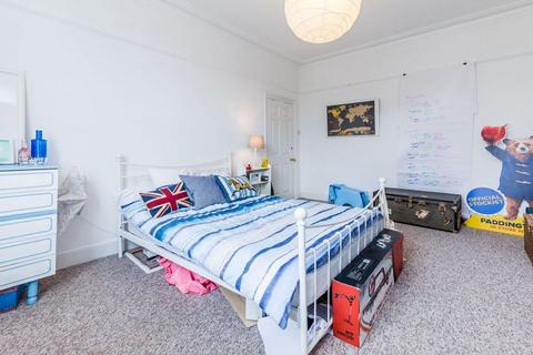 3 bedroom flat to rent, N7