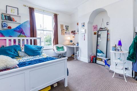 3 bedroom flat to rent, N7