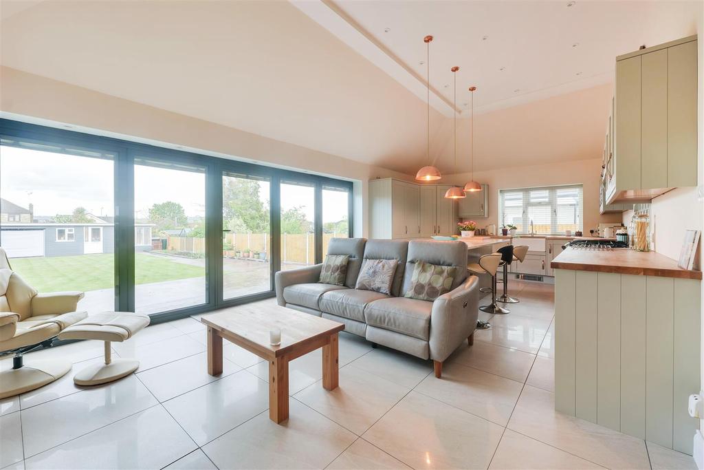 Elm View Road, Benfleet 3 bed detached bungalow £600,000