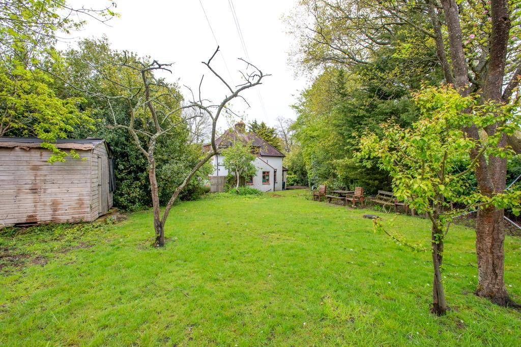 Well Hill, Chelsfield 3 bed detached house £800,000