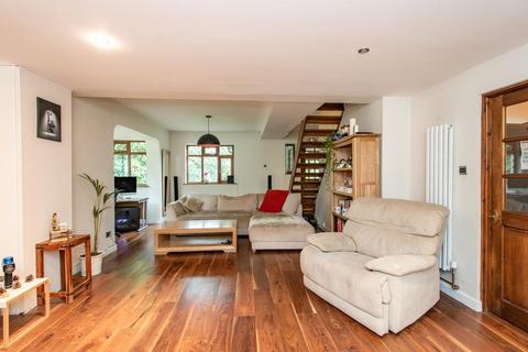 Forbury Well Hill, Orpington, BR6 7PR