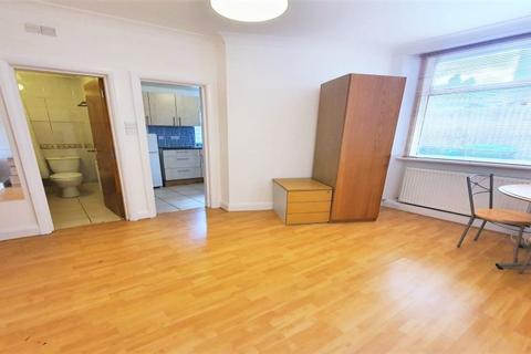 Studio to rent, NW2