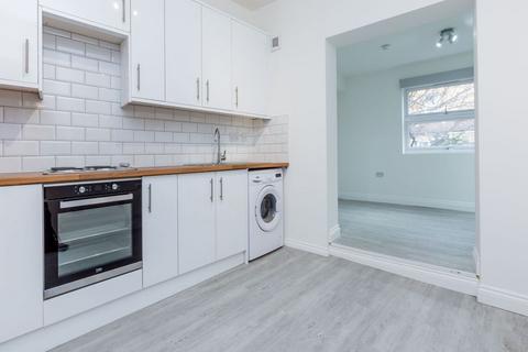 3 bedroom apartment to rent, N16