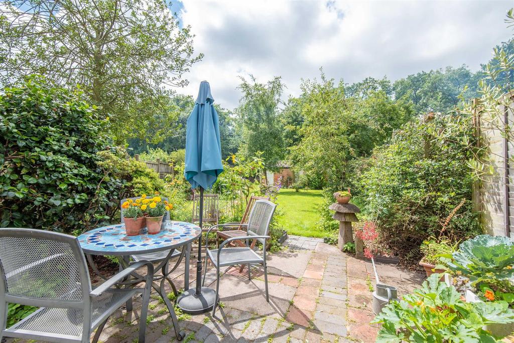 Illshaw Heath Road, Hockley Heath, Solihull 3 bed cottage £389,950