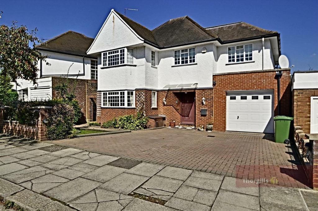 Ashbourne Road, Ealing 4 bed detached house £4,200 pcm (£969 pw)