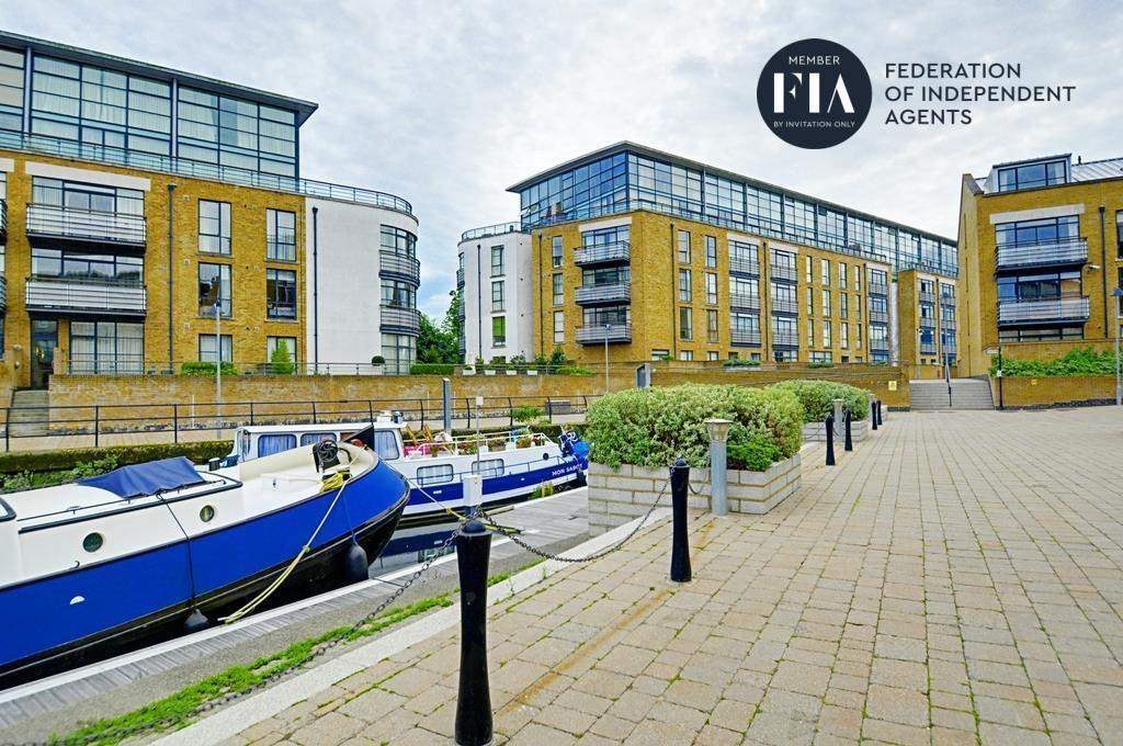 Point Wharf Lane, Ferry Quays, Brentford 2 bed apartment £1,650 pcm