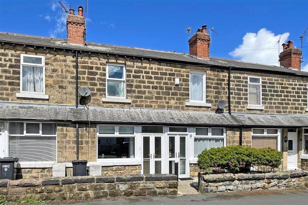 Willow Grove, Harrogate, North Yorkshire 2 bed terraced house £180,000