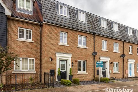 13 Birchfield, North Stifford, Grays, RM16 5UU