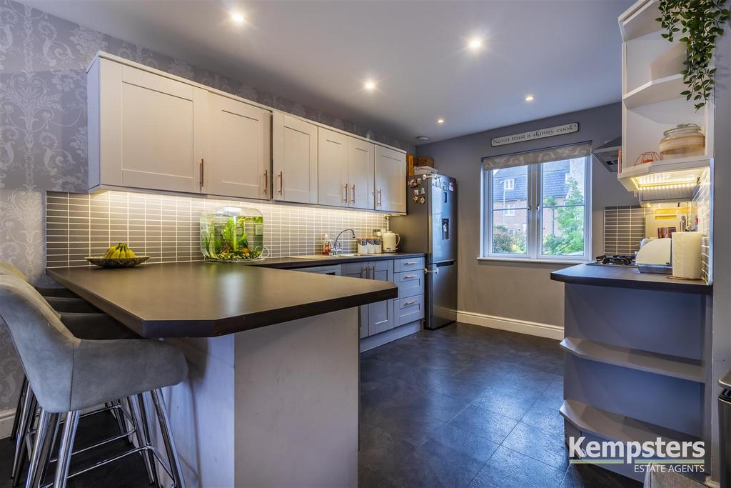 Kitchen 1.jpg