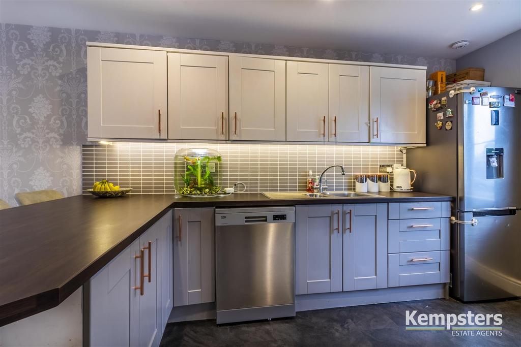 Kitchen 3.jpg