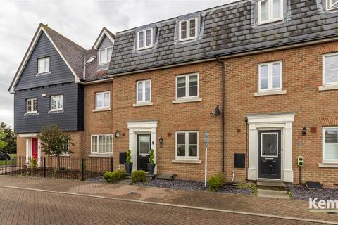 13 Birchfield, North Stifford, Grays, RM16 5UU