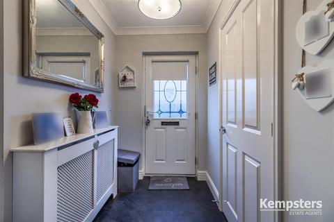 13 Birchfield, North Stifford, Grays, RM16 5UU