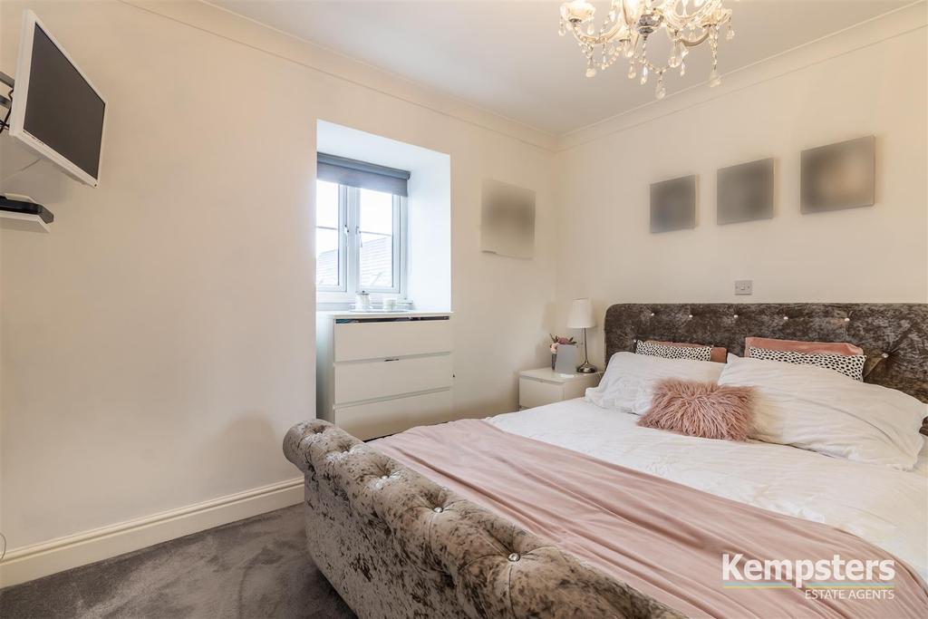 Bedroom 1 3rd.jpg