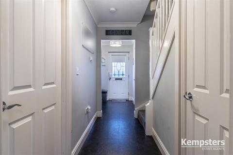 13 Birchfield, North Stifford, Grays, RM16 5UU
