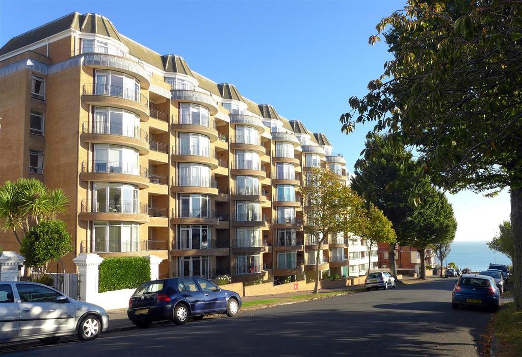 St. Johns Road, Eastbourne 2 bed flat £350,000