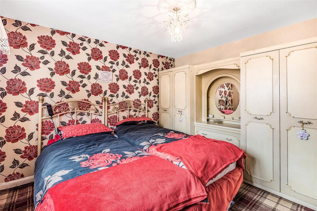 Downstairs bedroom (bedroom four)