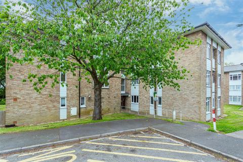 2 Beech Close, Flackwell Heath, High Wycombe, HP10 9DL