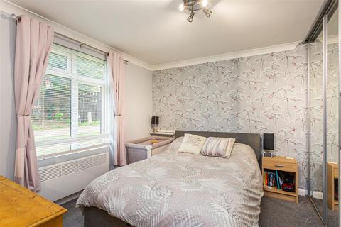 2 Beech Close, Flackwell Heath, High Wycombe, HP10 9DL