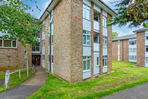 2 Beech Close, Flackwell Heath, High Wycombe, HP10 9DL