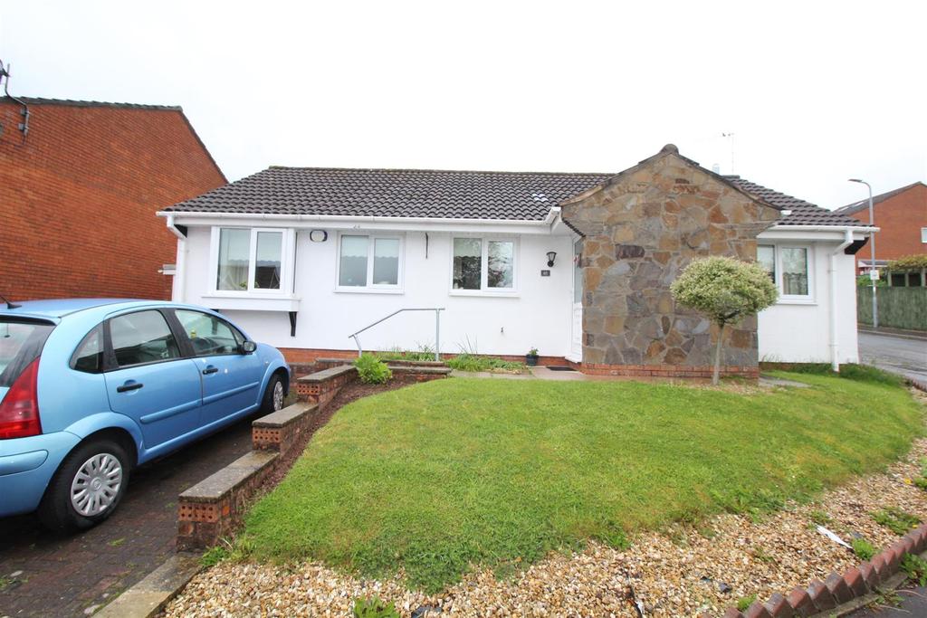 CwmCwddy Drive, Rhiwderin Heights... 3 bed bungalow £245,000