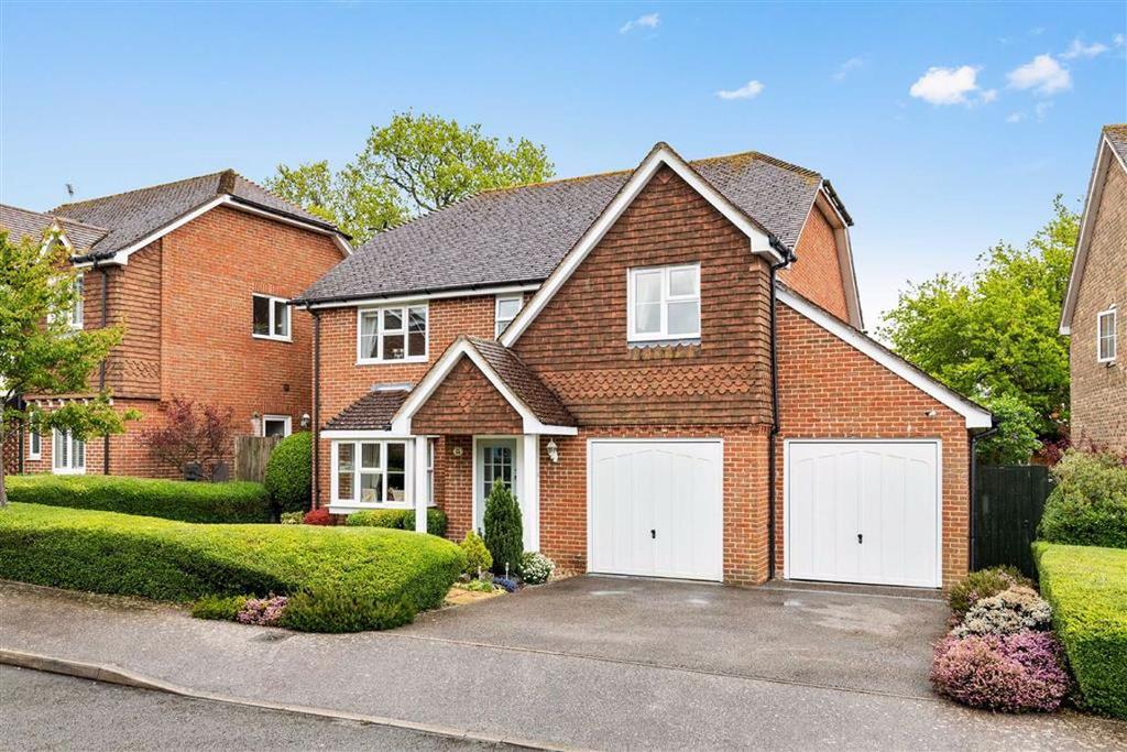 Dexter Close, Kennington, Ashford 4 bed detached house £550,000