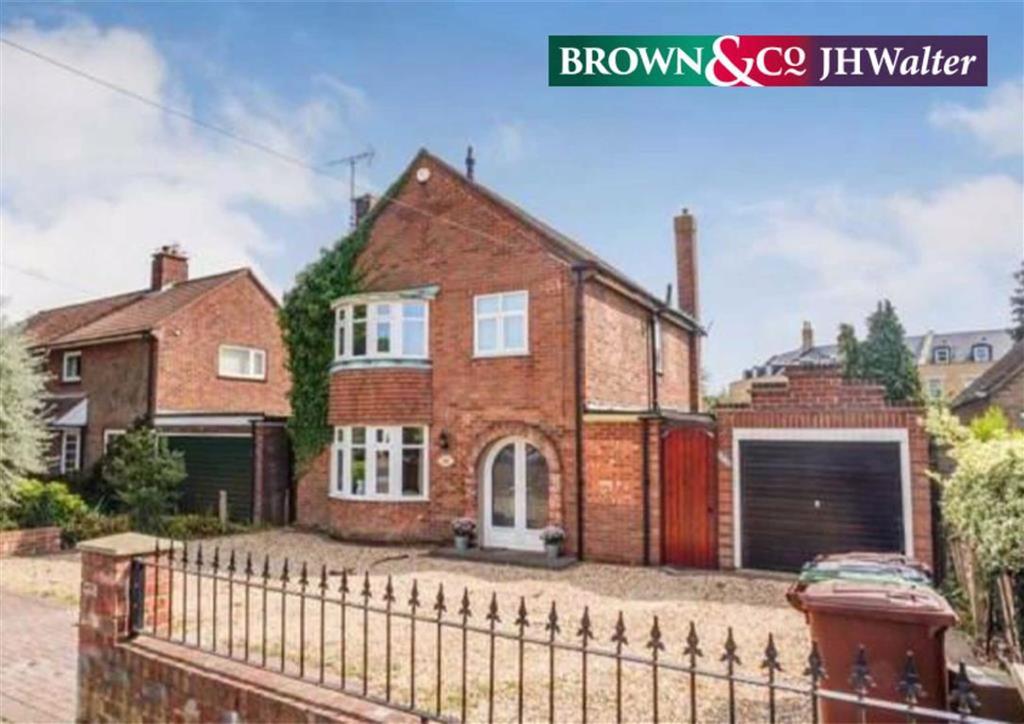 Yarborough Crescent, Lincoln, Lincolnshire 3 bed detached house £350,000