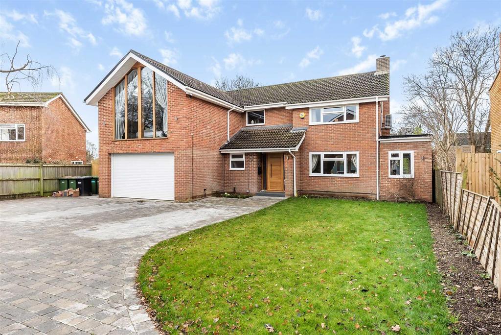 Chartwell Close, Allbrook, Eastleigh 4 bed detached house £725,000
