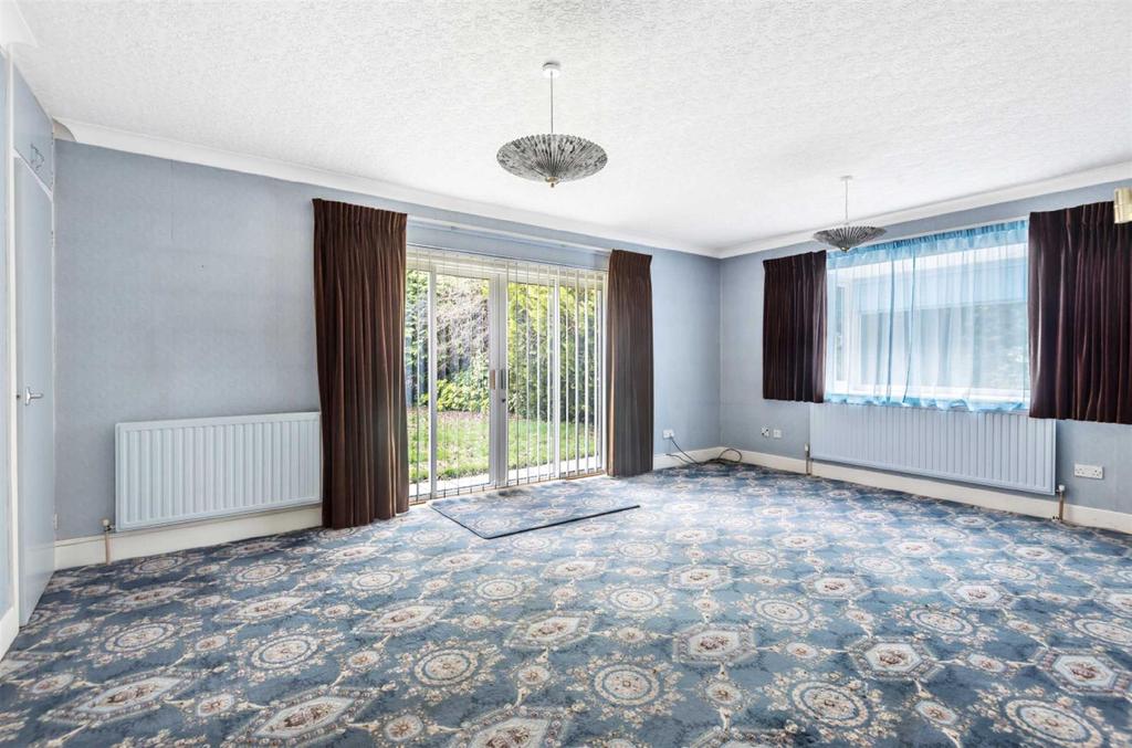 Lakewood Road, Hiltingbury, Chandlers Ford 3 bed chalet £695,000