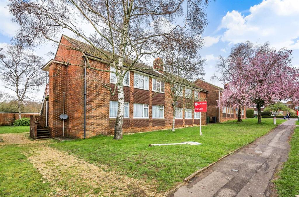Ashdown Road, Hiltingbury, Chandlers Ford 2 bed flat £200,000