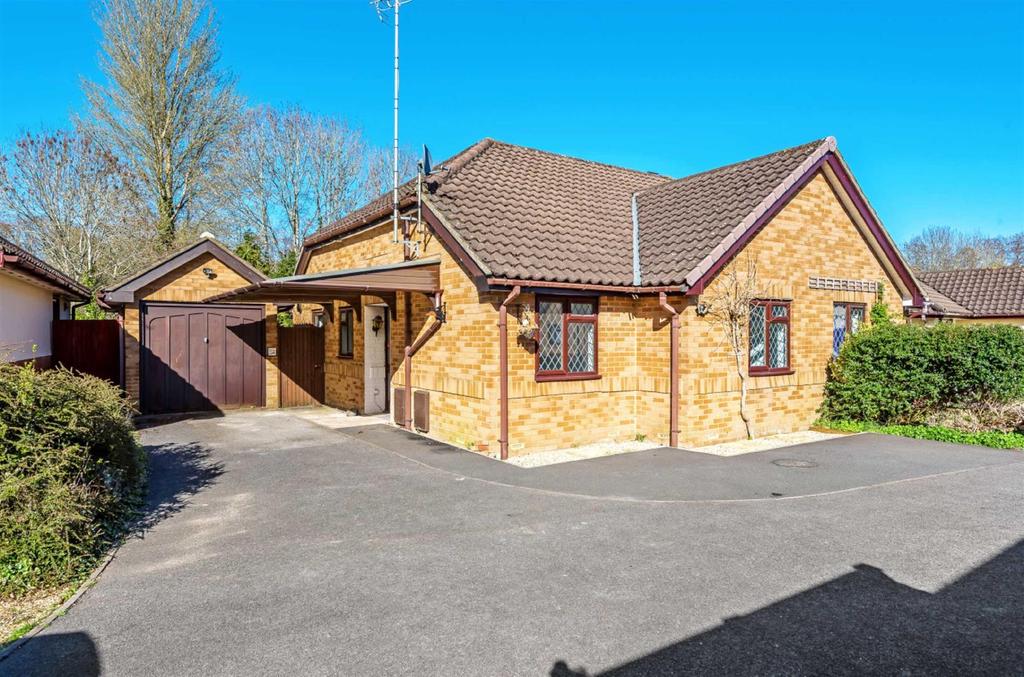 Monmouth Close, Valley Park, Chandlers Ford 2 bed semidetached bungalow £299,950