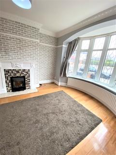 4 bedroom terraced house to rent - ASHBURTON AVE, ILFORD IG3