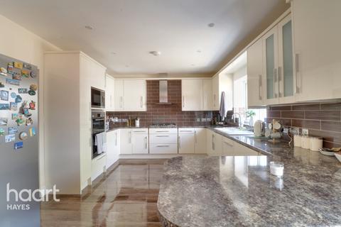 8 Commonwealth Avenue, Hayes, UB3 2PL