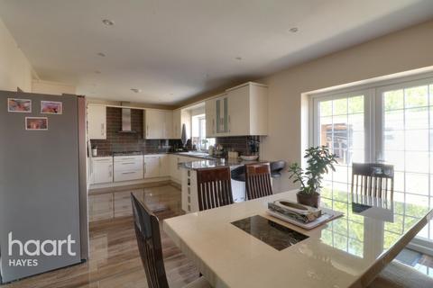 8 Commonwealth Avenue, Hayes, UB3 2PL