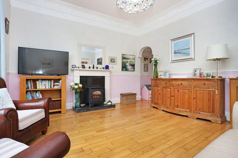 17 Ryehill Grove, Edinburgh, EH6 8ET
