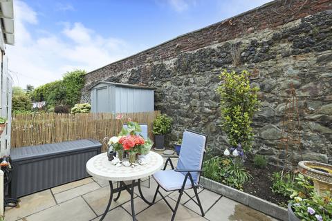 17 Ryehill Grove, Edinburgh, EH6 8ET