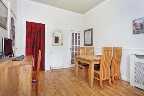 17 Ryehill Grove, Edinburgh, EH6 8ET